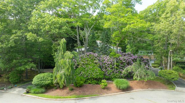 2 Strathmore Court, Remsenburg, NY 11960