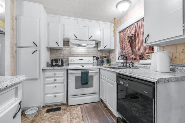 8 WOODLAND CIRCLE, Haines City, FL 33844