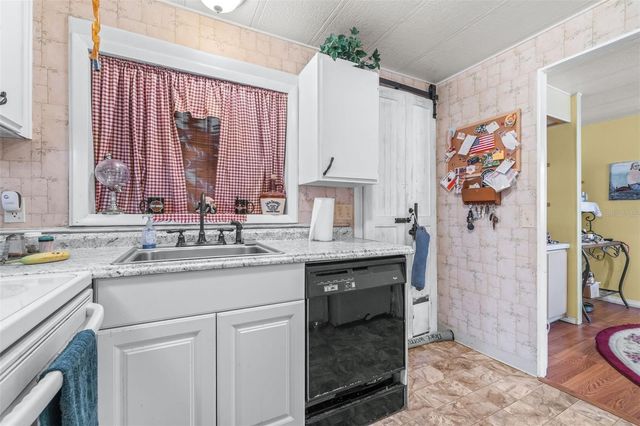 8 WOODLAND CIRCLE, Haines City, FL 33844