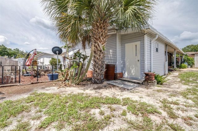 8 WOODLAND CIRCLE, Haines City, FL 33844