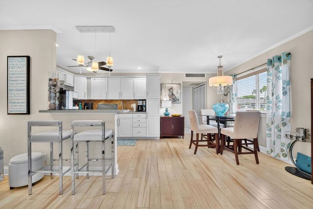 211 Valencia, Delray Beach, FL 33446