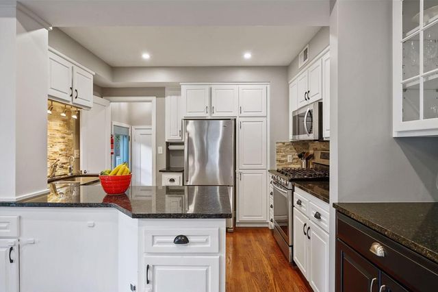 1642 Edgewood Avenue S, Saint Louis Park, MN 55426