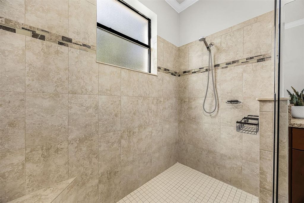 Image 11 of property listing at 835 129TH STREET NE, Bradenton, FL 34212