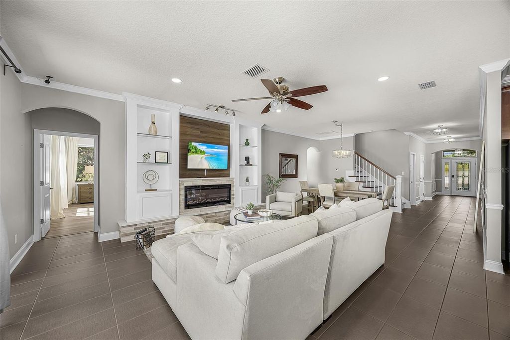 Image 6 of property listing at 835 129TH STREET NE, Bradenton, FL 34212