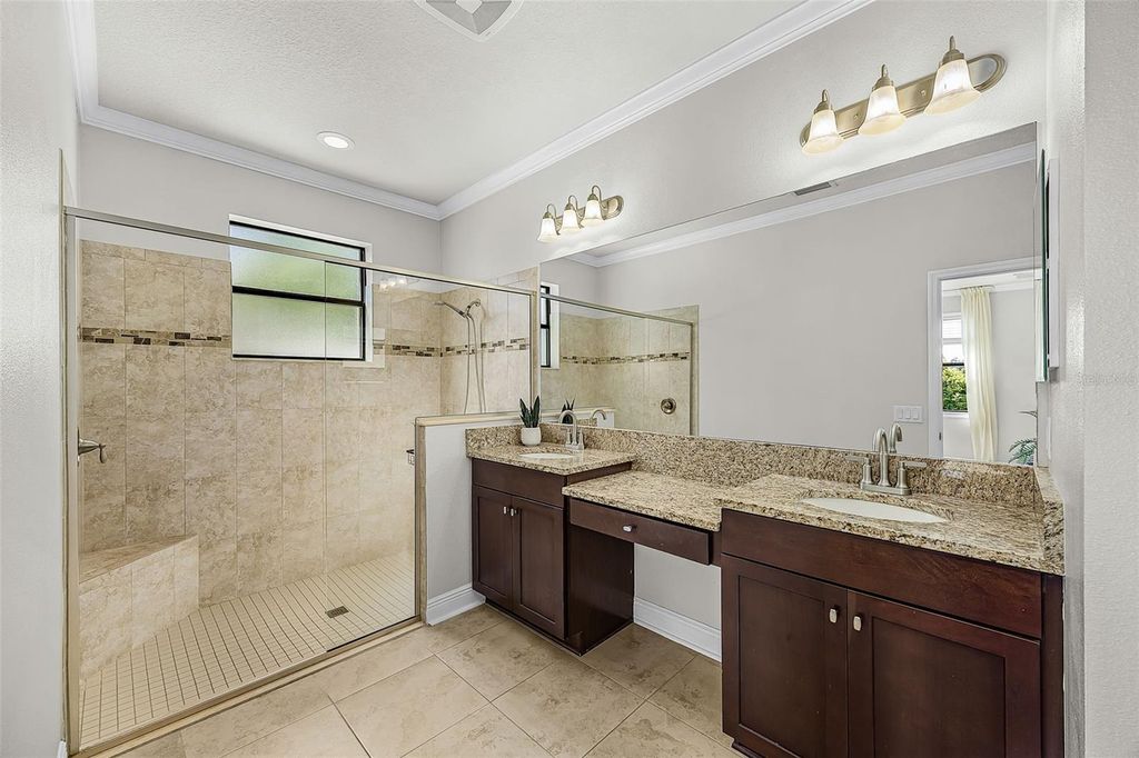 Image 10 of property listing at 835 129TH STREET NE, Bradenton, FL 34212