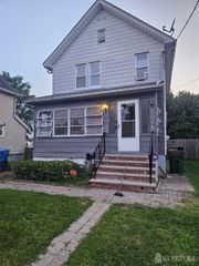 327 Berry Street, Woodbridge Proper, NJ 07095