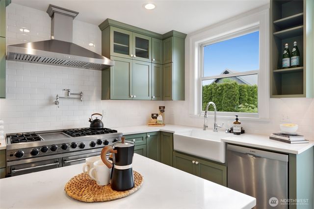 2024 31st Avenue S, Seattle, WA 98144