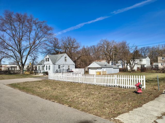 20998 Westhaven Avenue, Southfield, MI 48075