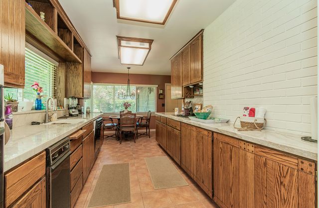 930 S Park Cir Drive, Fresno, CA 93727