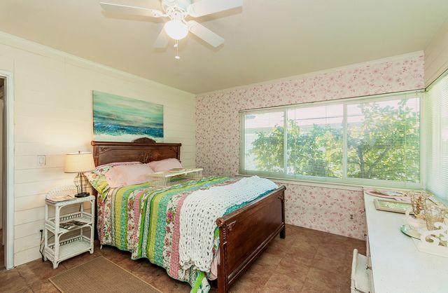 930 S Park Cir Drive, Fresno, CA 93727