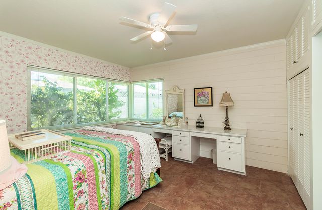 930 S Park Cir Drive, Fresno, CA 93727