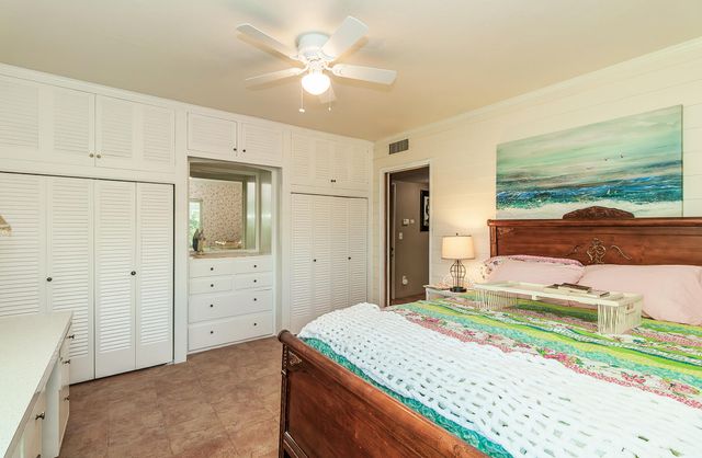 930 S Park Cir Drive, Fresno, CA 93727