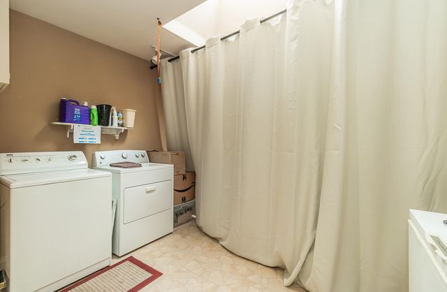 930 S Park Cir Drive, Fresno, CA 93727