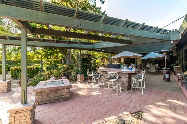 930 S Park Cir Drive, Fresno, CA 93727