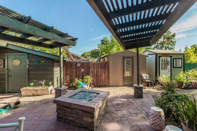 930 S Park Cir Drive, Fresno, CA 93727