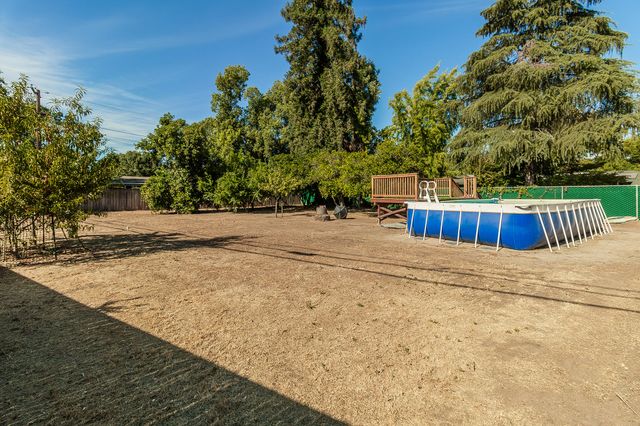 930 S Park Cir Drive, Fresno, CA 93727