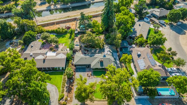 930 S Park Cir Drive, Fresno, CA 93727