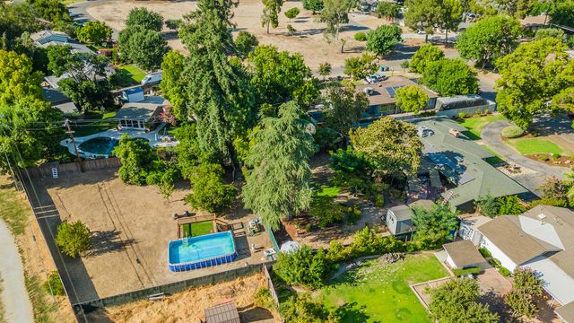 930 S Park Cir Drive, Fresno, CA 93727