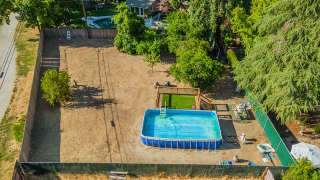 930 S Park Cir Drive, Fresno, CA 93727