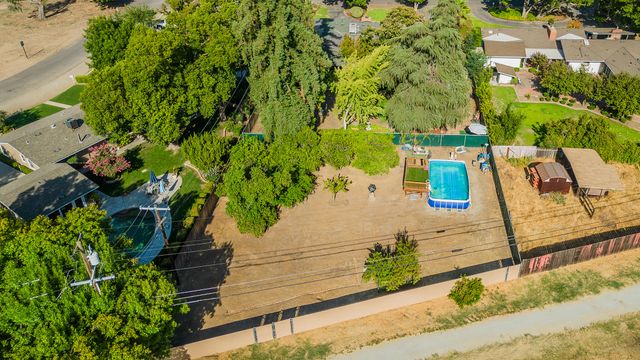 930 S Park Cir Drive, Fresno, CA 93727