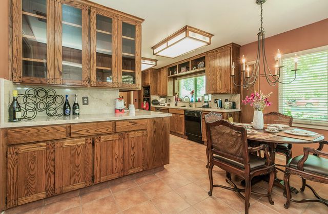 930 S Park Cir Drive, Fresno, CA 93727