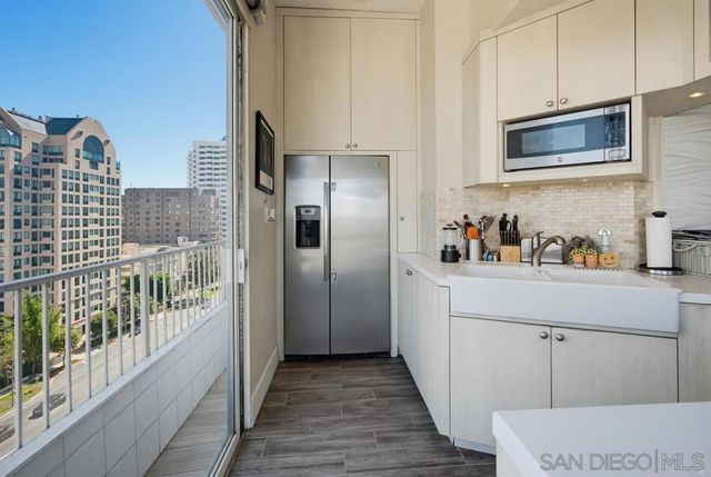 10501 Wilshire Blvd 1005, Los Angeles, CA 90024