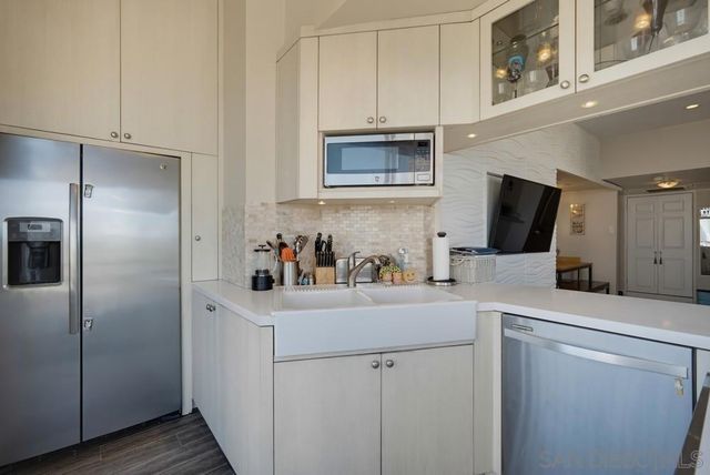 10501 Wilshire Blvd 1005, Los Angeles, CA 90024