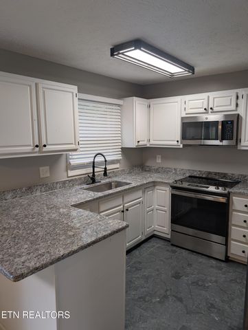 915 Miles Court, Knoxville, TN 37923