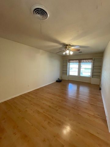 2008 Goldenrod Lane, Arlington, TX 76013