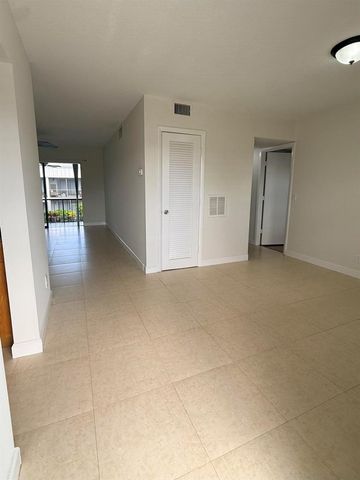 875 NW 13th Street 405, Boca Raton, FL 33486