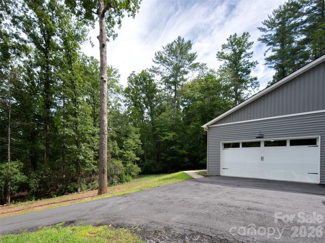 208 Robinson Hollow Drive, Candler, NC 28715
