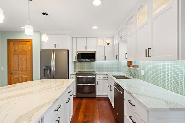 6236 Nathan Lane N, Maple Grove, MN 55369