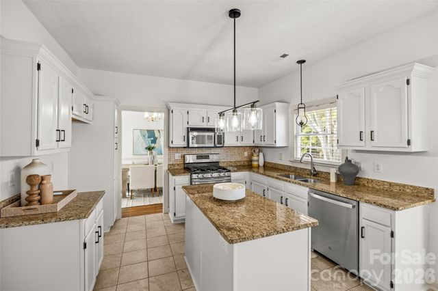 6610 Lyndonville Drive 17, Charlotte, NC 28277