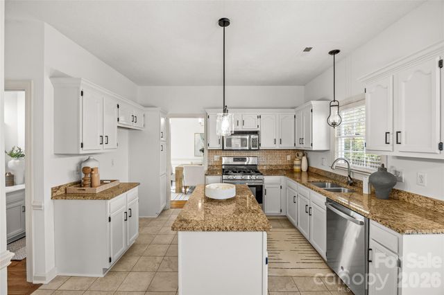 6610 Lyndonville Drive 17, Charlotte, NC 28277