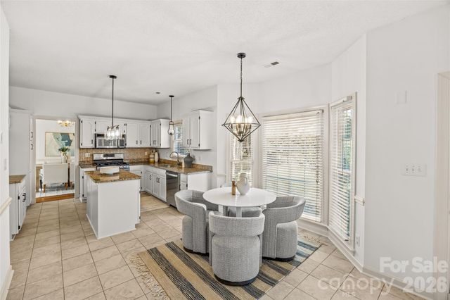 6610 Lyndonville Drive 17, Charlotte, NC 28277