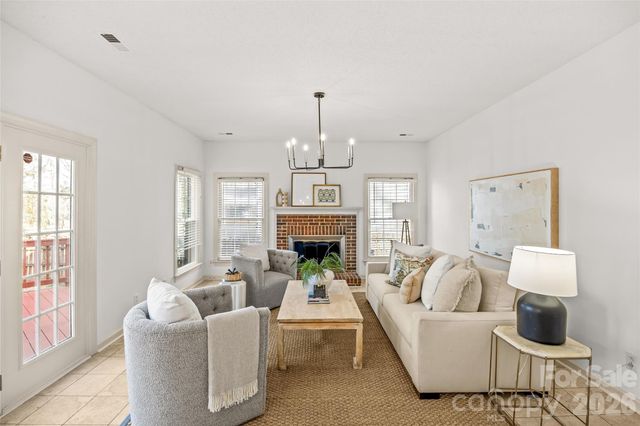 6610 Lyndonville Drive 17, Charlotte, NC 28277