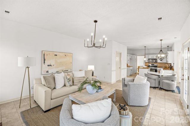 6610 Lyndonville Drive 17, Charlotte, NC 28277