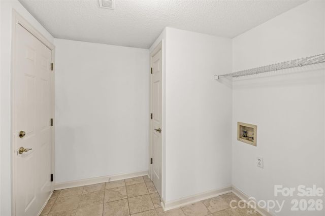 6610 Lyndonville Drive 17, Charlotte, NC 28277