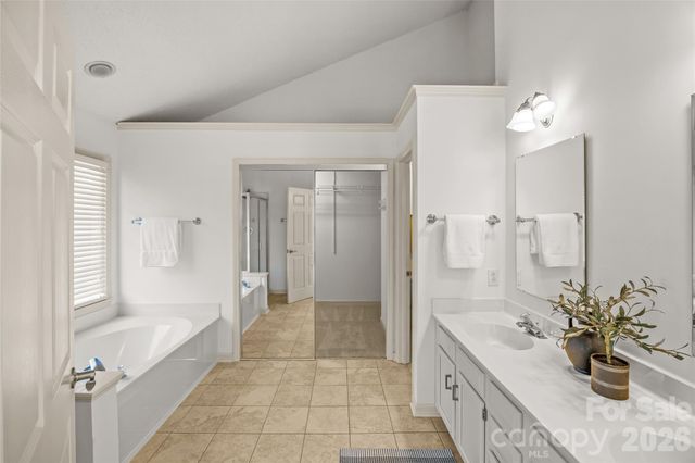 6610 Lyndonville Drive 17, Charlotte, NC 28277