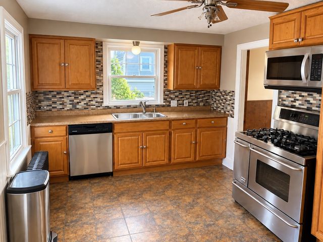 142 Morton St, West Springfield, MA 01089