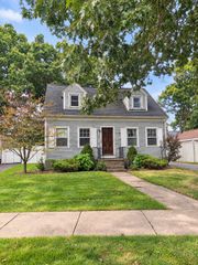 142 Morton St, West Springfield, MA 01089