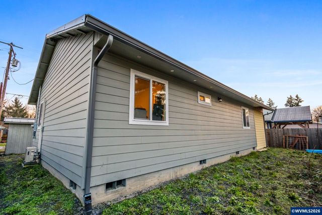 1907 Willow St, Sweet Home, OR 97386