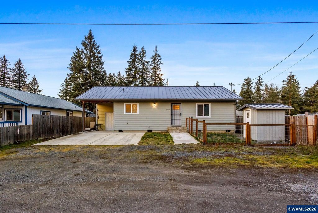 1907 Willow St, Sweet Home, OR 97386