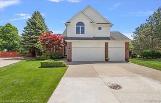 19880 Irving Drive, Livonia, MI 48152