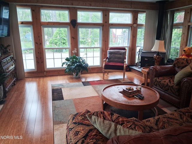 10112 Maumee Western Road, Monclova, OH 43542
