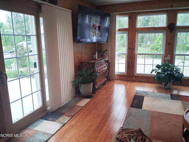 10112 Maumee Western Road, Monclova, OH 43542