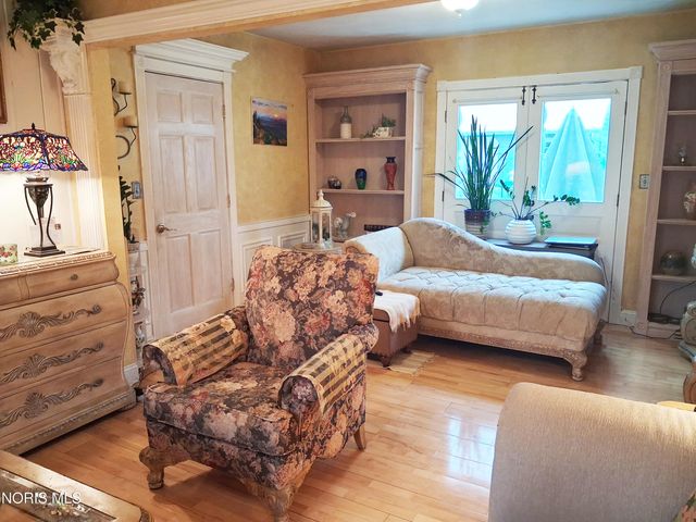 10112 Maumee Western Road, Monclova, OH 43542