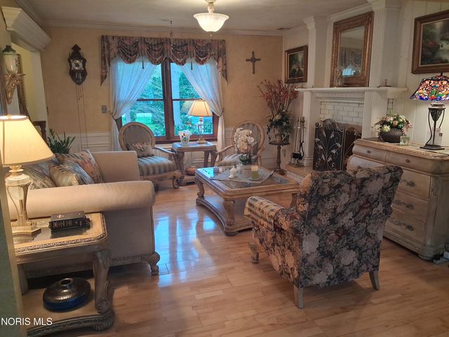 10112 Maumee Western Road, Monclova, OH 43542