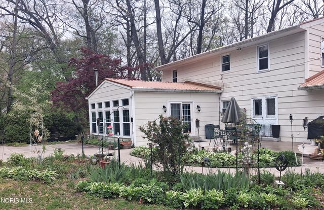 10112 Maumee Western Road, Monclova, OH 43542
