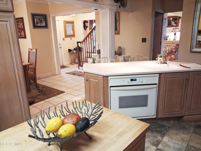 10112 Maumee Western Road, Monclova, OH 43542